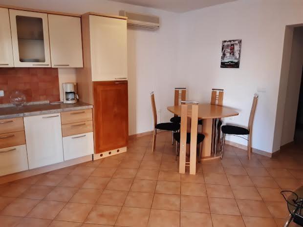 Apartmani Delas Pjescana Uvala Exterior foto