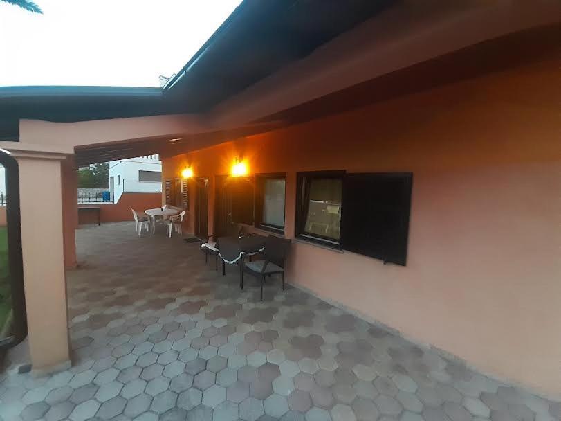 Apartmani Delas Pjescana Uvala Exterior foto